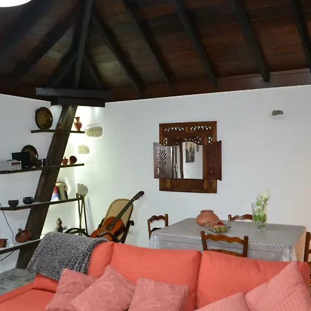 Casa Lucia Хеновес